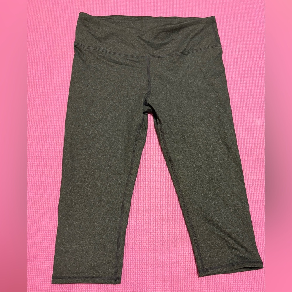 Fabletics Grey Capri Leggings XS